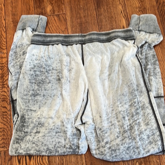 Hello Nite! Gray Lounge Pants- Large - Picture 2 of 5